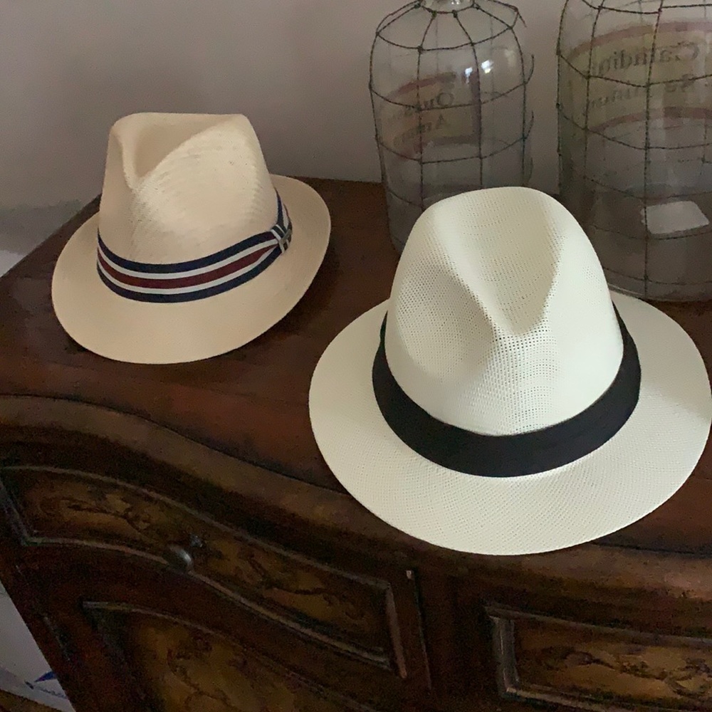 Hats for well good price😎